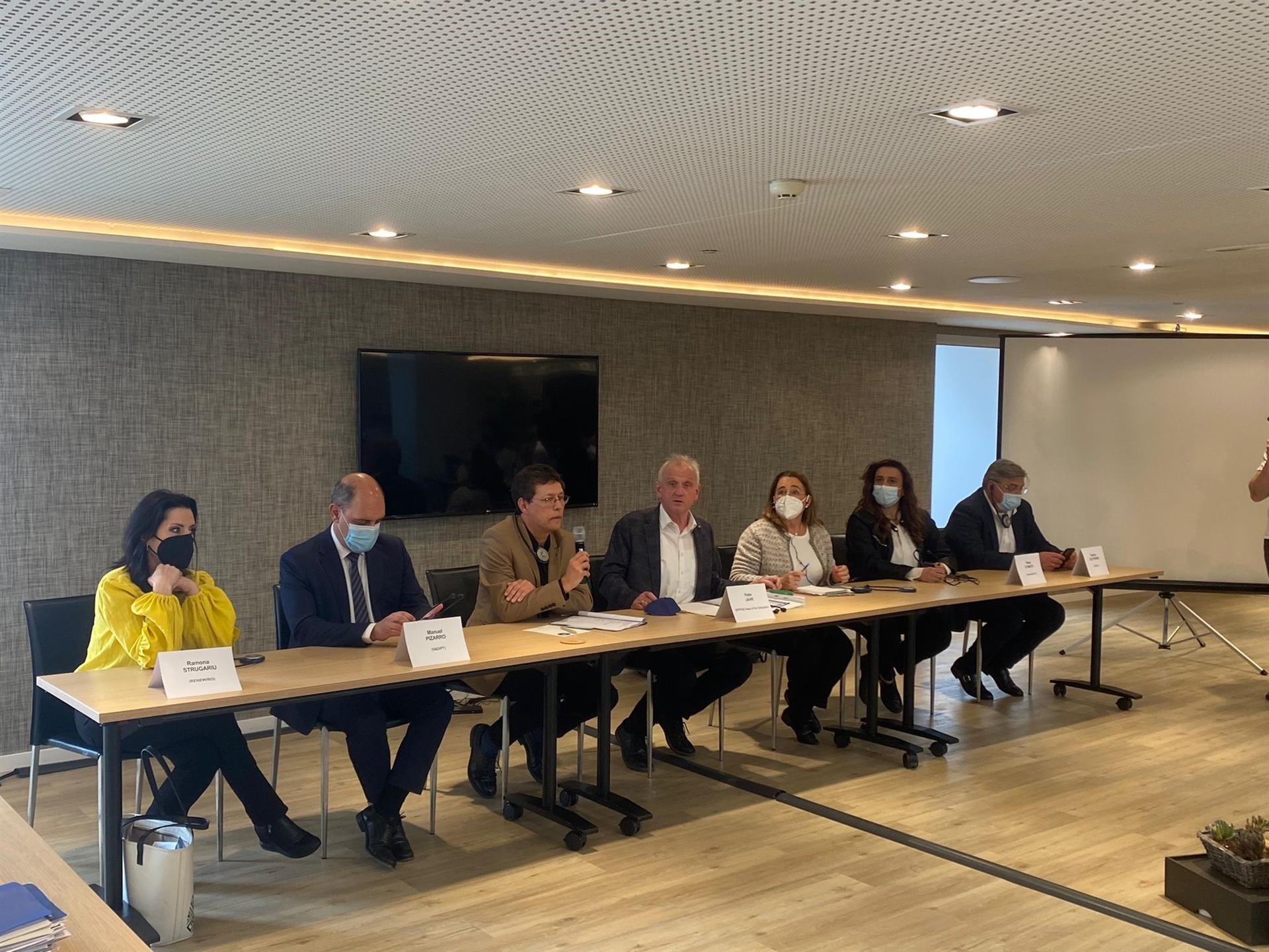 La misión europea emitirá en tres meses el informe final sobre menores tuteladas porque hay "cuestiones controvertidas" La misión europea emitirá en tres meses el informe final sobre menores tuteladas porque hay "cuestiones controvertidas"