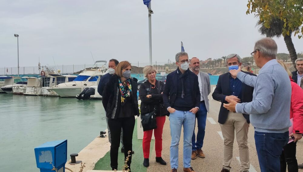 Visita del conseller Arcadi España al Puerto de Pilar de la Horadada junto a su alcalde, José Mª Pérez Visita del conseller Arcadi España al Puerto de Pilar de la Horadada junto a su alcalde, José Mª Pérez