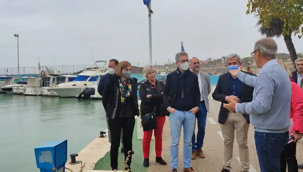 Visita del conseller Arcadi España al Puerto de Pilar de la Horadada junto a su alcalde, José Mª Pérez