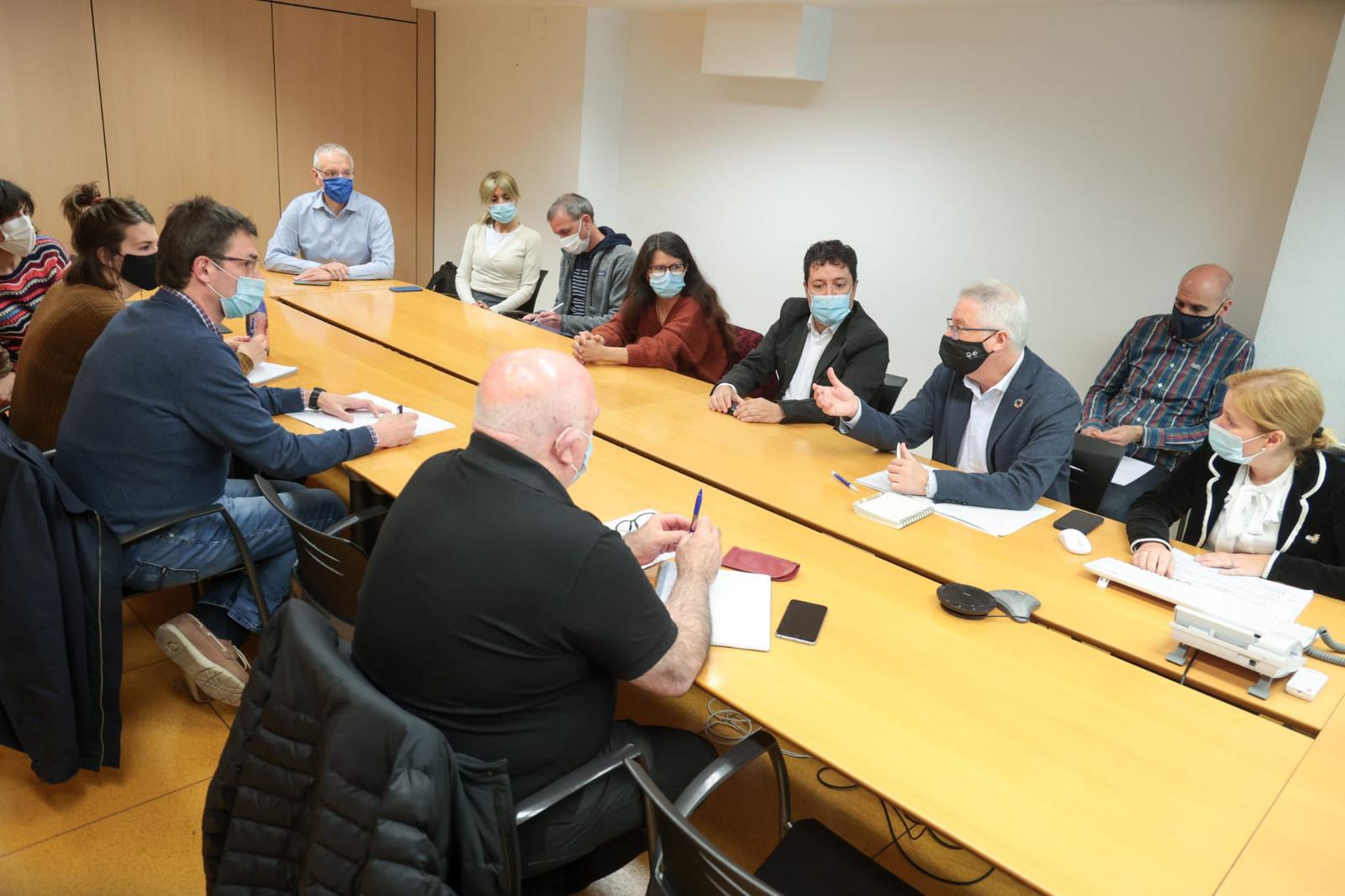La Mesa de Playas acuerda que la temporada de baños irá del 15 de junio al 15 de septiembre La Mesa de Playas acuerda que la temporada de baños irá del 15 de junio al 15 de septiembre