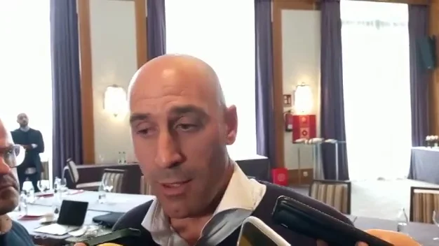 La Federación tiende la mano al Valencia La Federación tiende la mano al Valencia