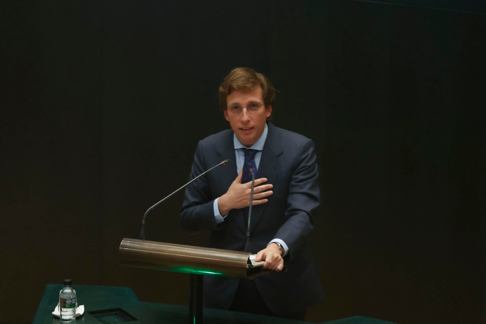 Almeida defiende su gestión y carga contra la izquierda: "Se lanzan como una jauría" Almeida defiende su gestión y carga contra la izquierda: "Se lanzan como una jauría"