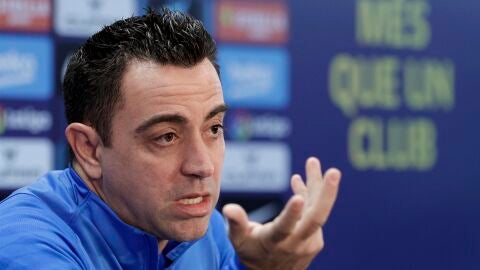 El entrenador del FC Barcelona, Xavi Hern&aacute;ndez