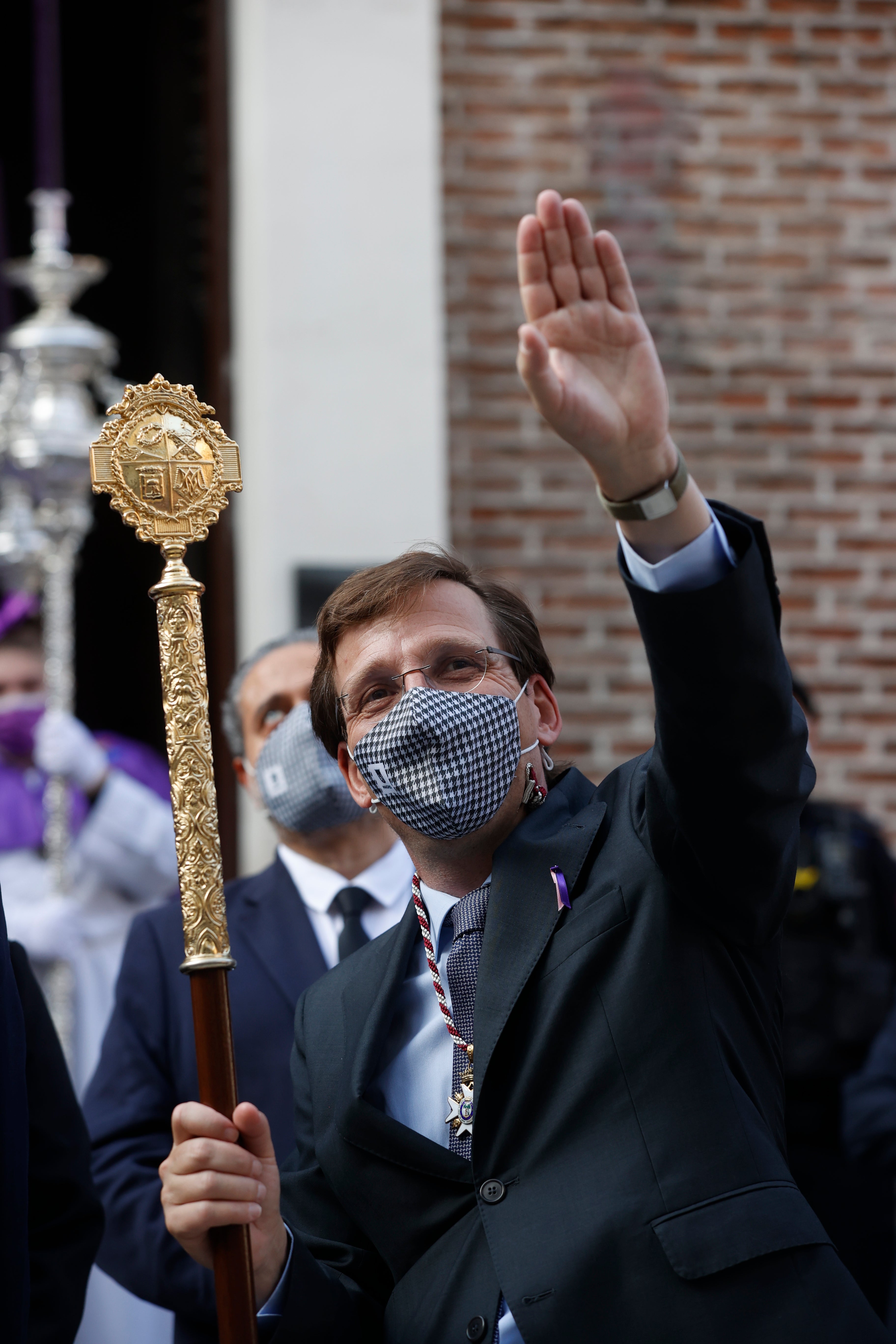 Almeida, denunciado por no llevar ante la Justicia el caso de las mascarillas Almeida, denunciado por no llevar ante la Justicia el caso de las mascarillas