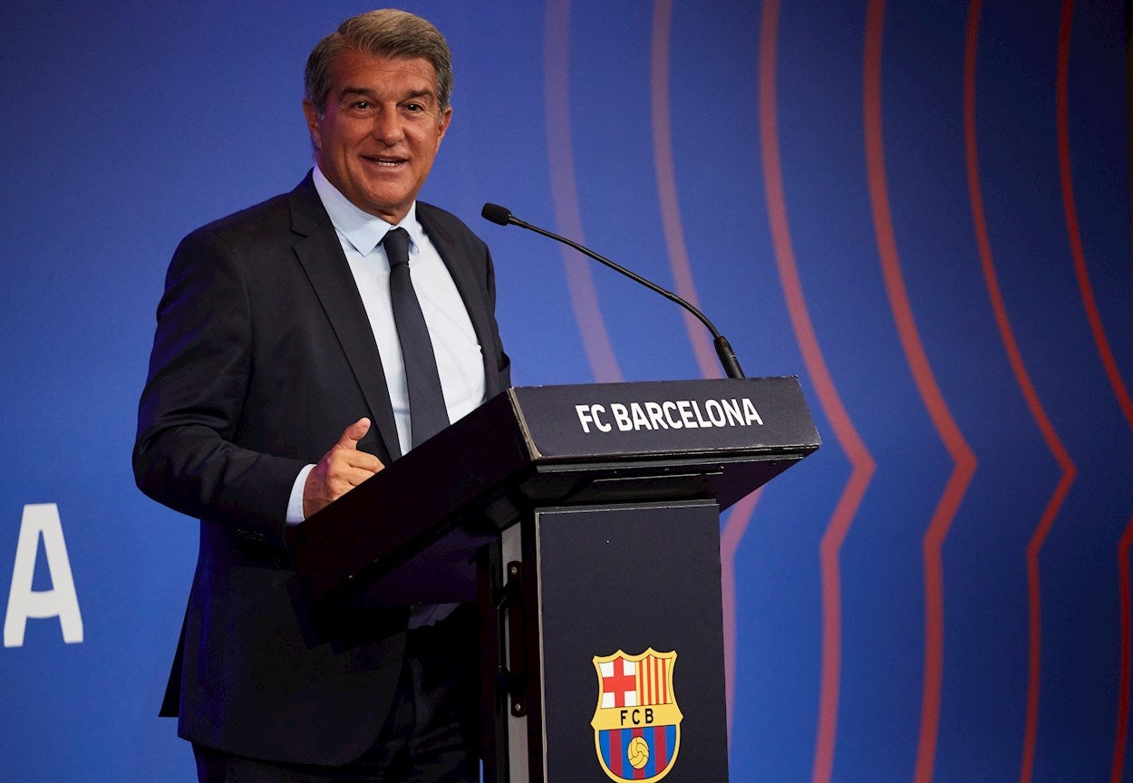 Laporta califica de "vergüenza" la presencia masiva de seguidores alemanes Laporta califica de "vergüenza" la presencia masiva de seguidores alemanes