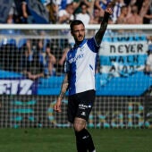 El delantero del Alavés José Luis Mato "Joselu" (d) celebra su gol contra el Rayo Vallecano