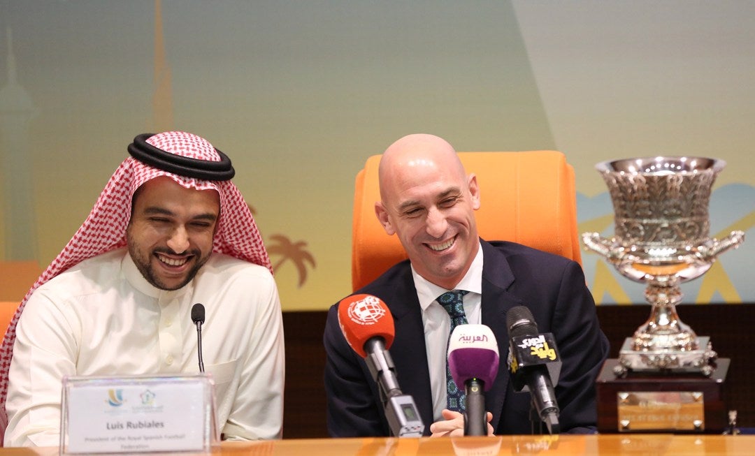 Rubiales pactó una comisión de 24 millones de euros con Piqué por la Supercopa en Arabia Rubiales pactó una comisión de 24 millones de euros con Piqué por la Supercopa en Arabia