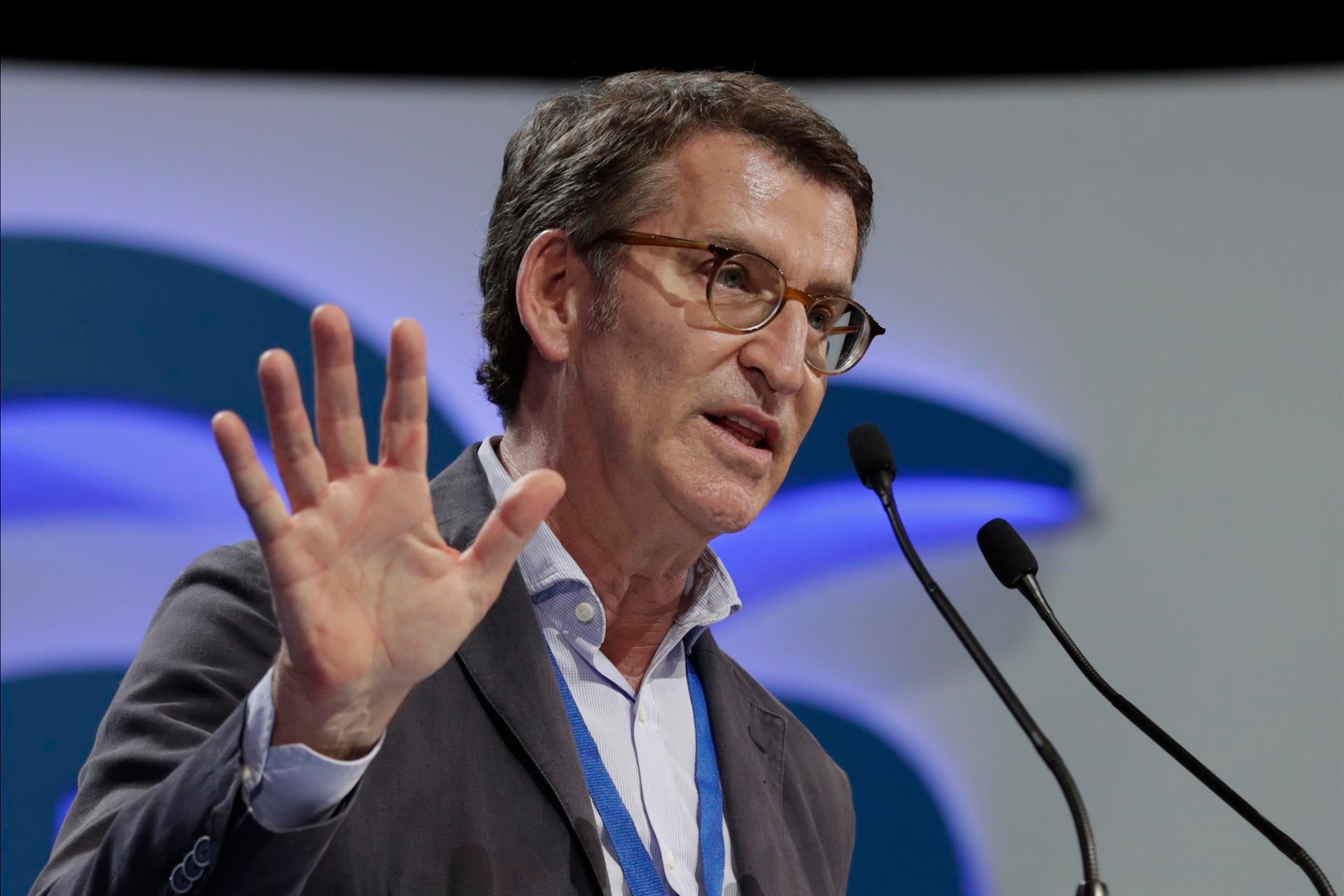 Feijóo justifica su ausencia en la toma de posesión de Mañueco: "La agenda me lo impide" Feijóo justifica su ausencia en la toma de posesión de Mañueco: "La agenda me lo impide"
