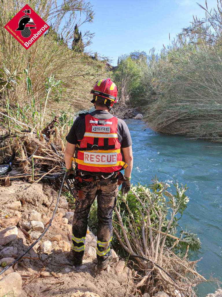 Encuentran el cuerpo sin vida de un hombre ahogado en el río Algar en Bolulla Encuentran el cuerpo sin vida de un hombre ahogado en el río Algar en Bolulla