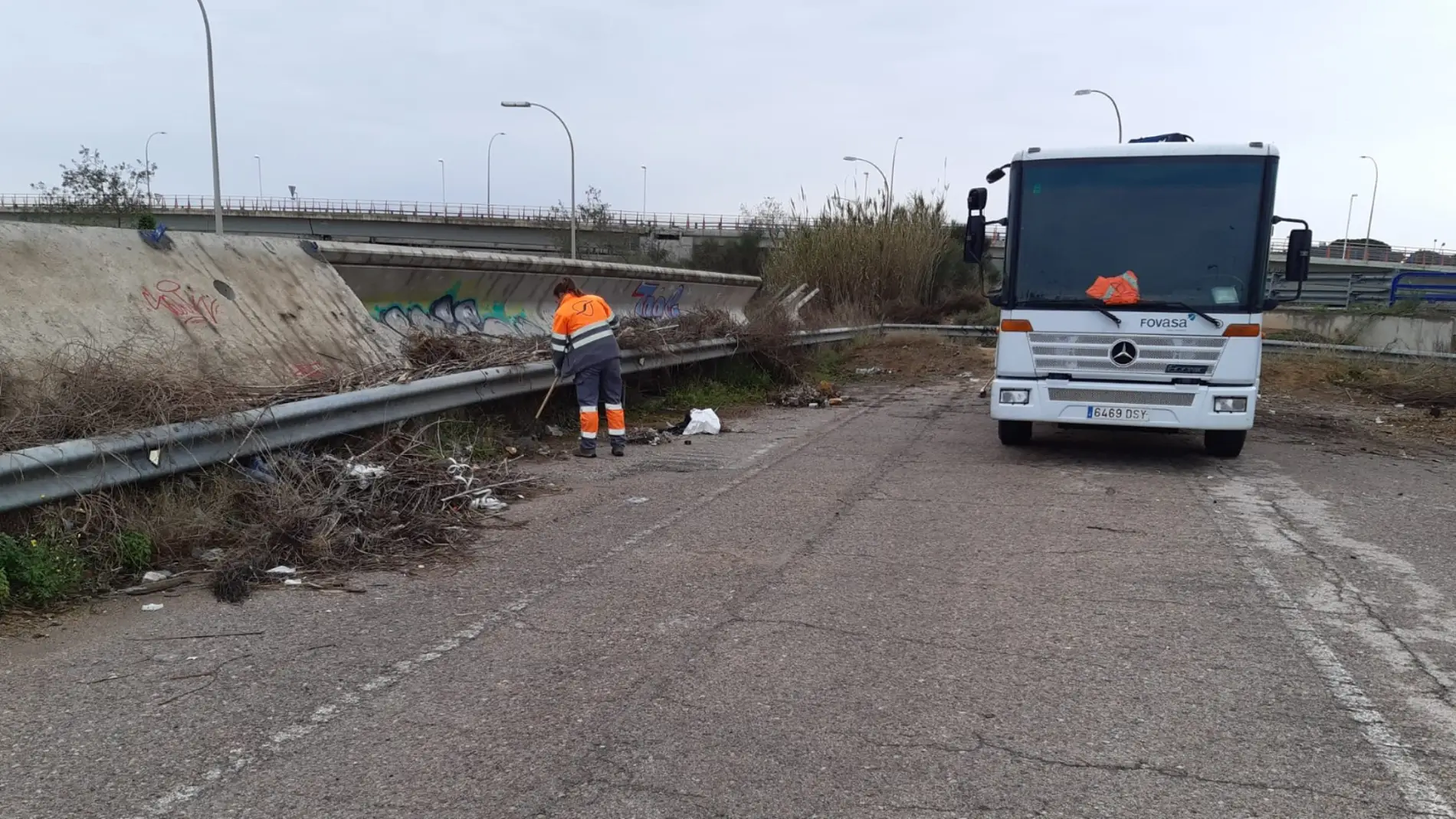 Un 90 % de las 608 toneladas de residuos recogidas por el Ayuntamiento de València son de vertederos irregulares