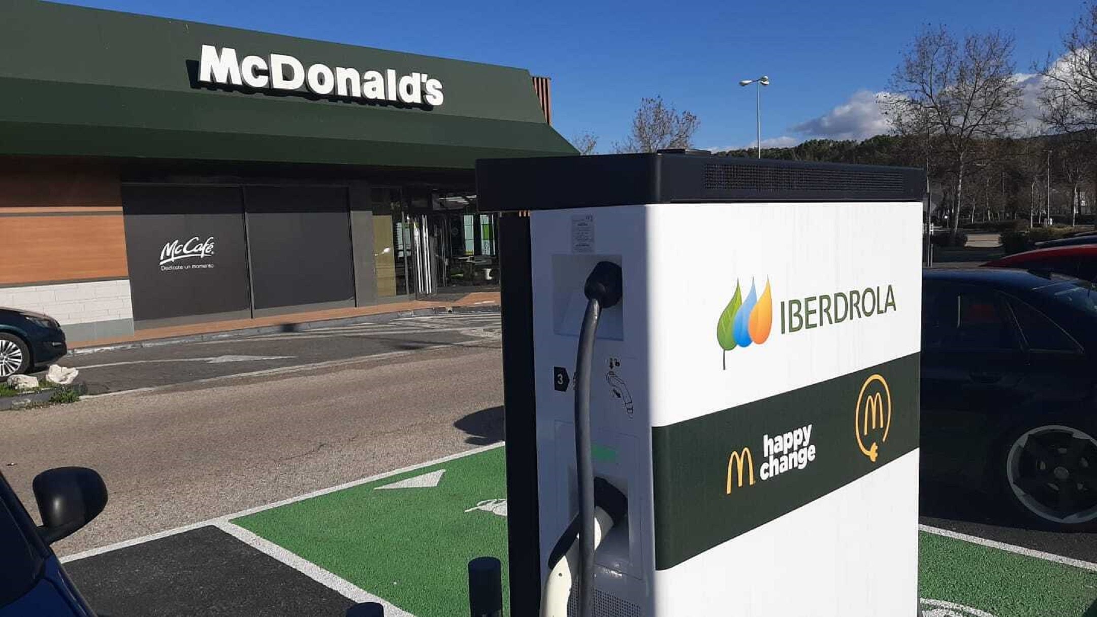 Iberdrola y McDonald´s consolidan su acuerdo por la movilidad sostenible Iberdrola y McDonald´s consolidan su acuerdo por la movilidad sostenible