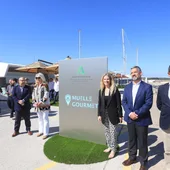 Ana Mestre y Javier Ruiz Arana en el Puerto Deportivo de Rota Ana Mestre y Javier Ruiz Arana en el Puerto Deportivo de Rota