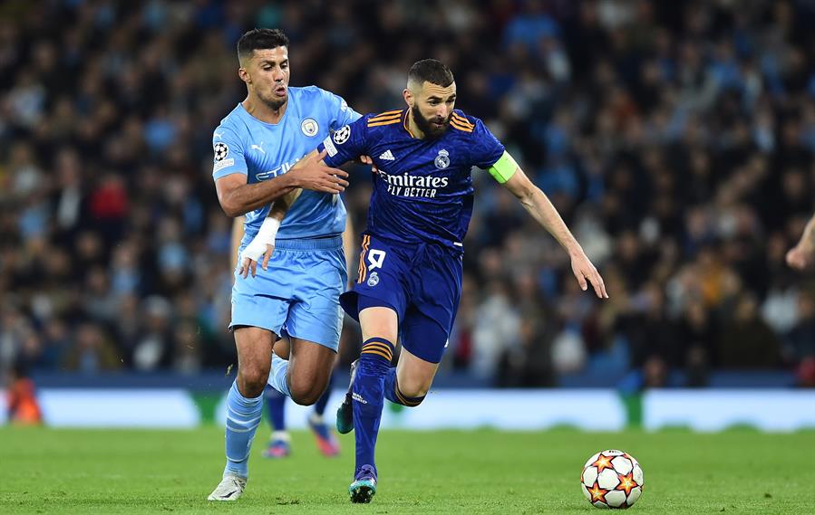 El Real Madrid sale con vida ante el City y se la jugará en el Bernabéu El Real Madrid sale con vida ante el City y se la jugará en el Bernabéu