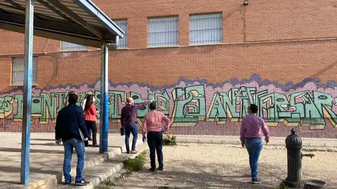 IES Montserrat Roig IES Montserrat Roig