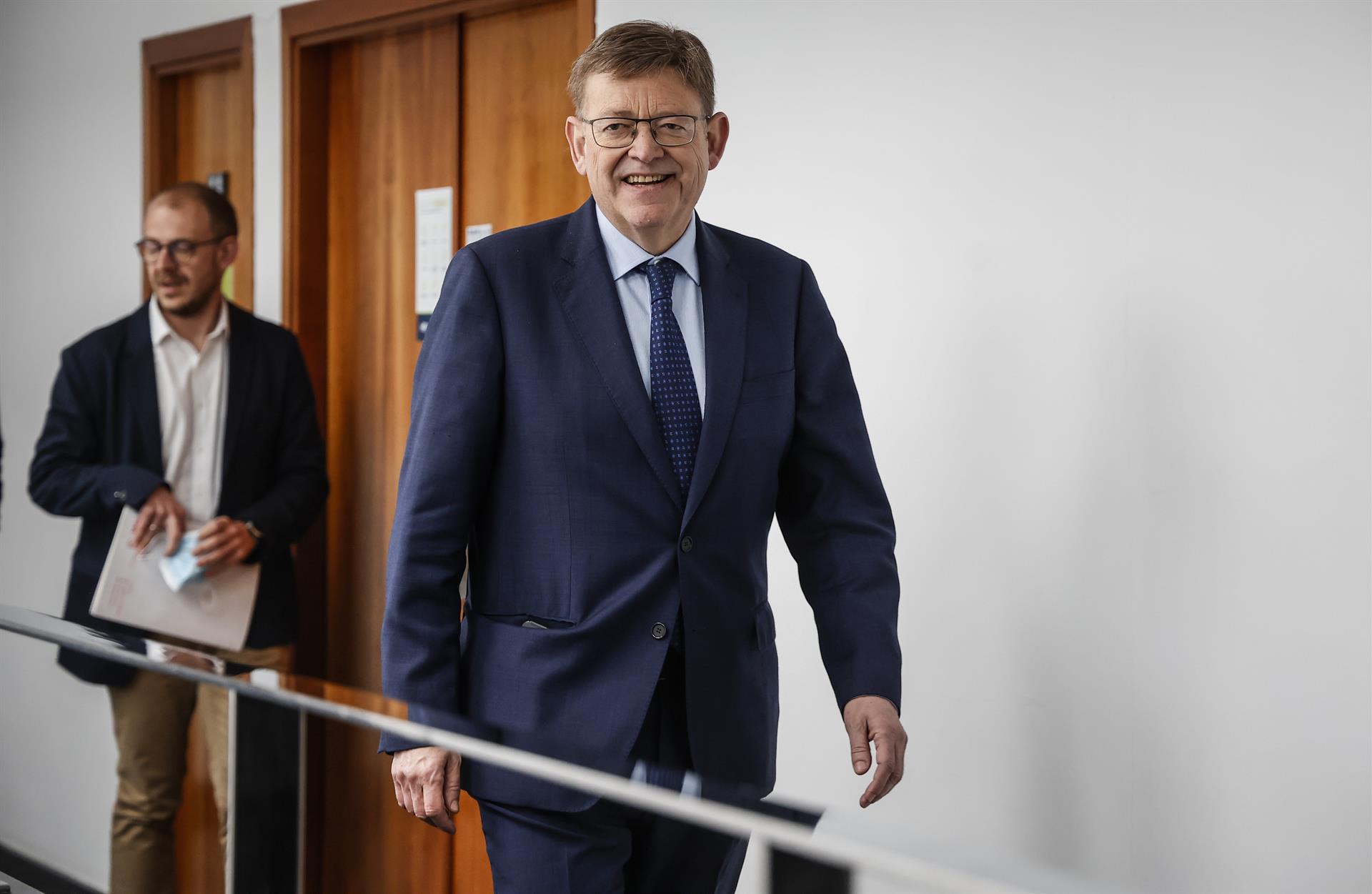 Puig afirma que en la reunión entre Sánchez y ASCER se plasmó una hoja de ruta con ayudas directas y mirando al futuro Puig afirma que en la reunión entre Sánchez y ASCER se plasmó una hoja de ruta con ayudas directas y mirando al futuro