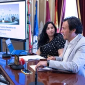 El alcalde, José María González, y la presidenta de Aguas de Cádiz, Ana Fernández El alcalde, José María González, y la presidenta de Aguas de Cádiz, Ana Fernández