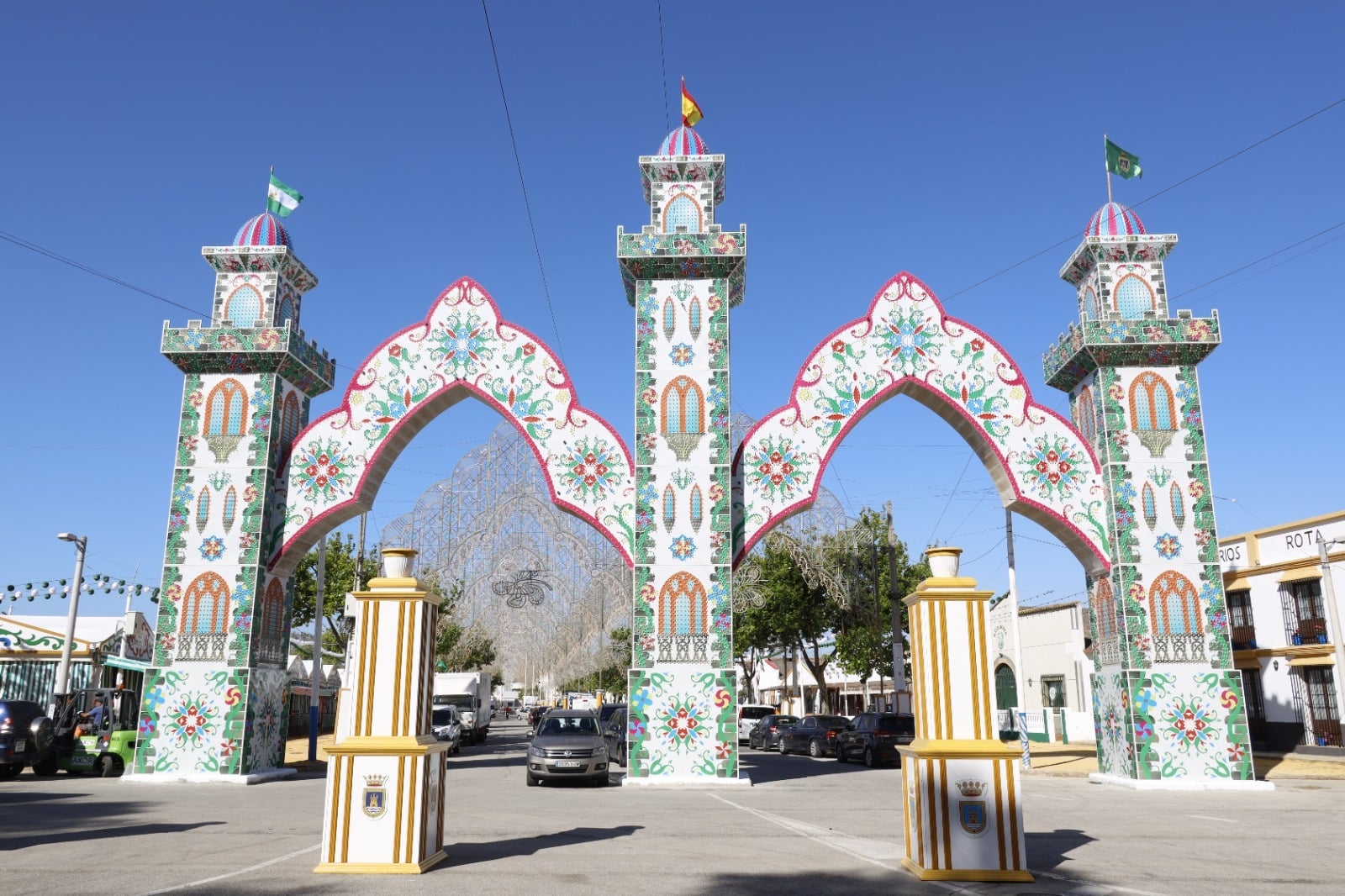 Todo listo para el alumbrado de la Feria de Primavera de Rota Todo listo para el alumbrado de la Feria de Primavera de Rota