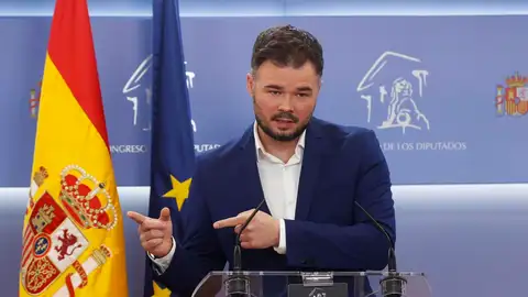 Rufián dice que si el rey no les informa sobre su patrimonio que les exonere de pagarle el sueldo EFE