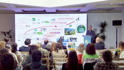 Una de las ponencias del evento Una de las ponencias del evento