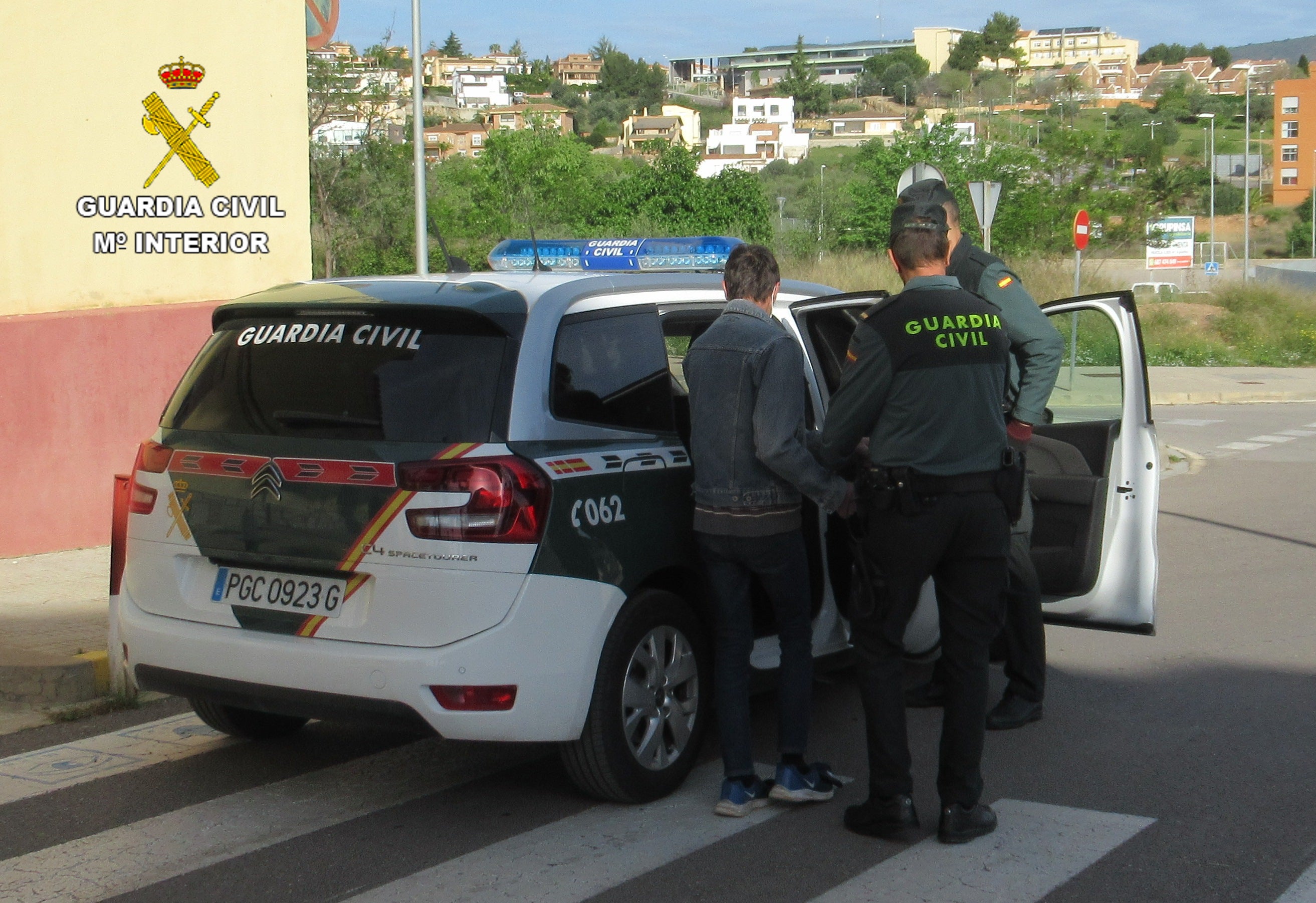 Detienen al presunto autor de nueve robos en viviendas de urbanizaciones de la Plana Baixa Detienen al presunto autor de nueve robos en viviendas de urbanizaciones de la Plana Baixa