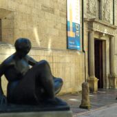 Imagen exterior del edificio de la Universidad de Oviedo