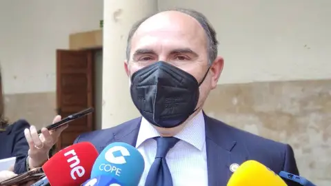 Ignacio Villaverde, rector de la Universidad de Oviedo Ignacio Villaverde, rector de la Universidad de Oviedo