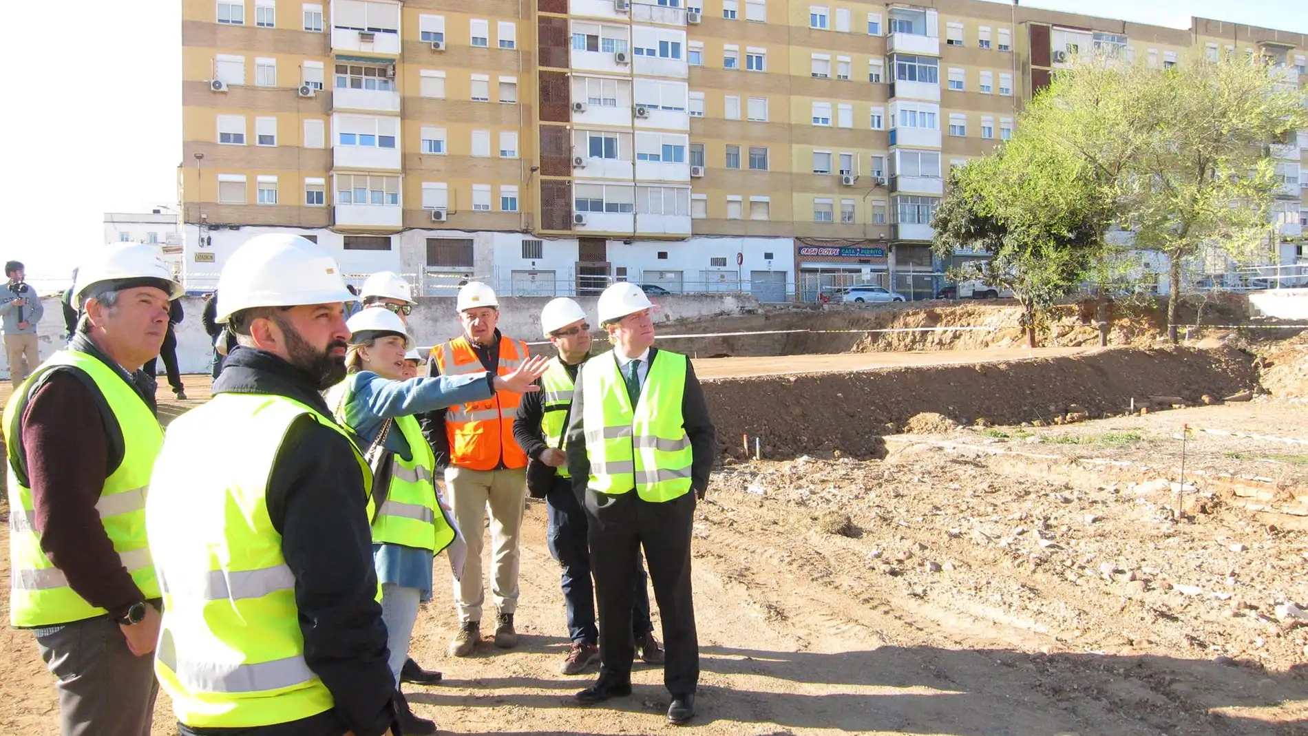 El alcalde, Ignacio Gragera, visita el estado de las obras
