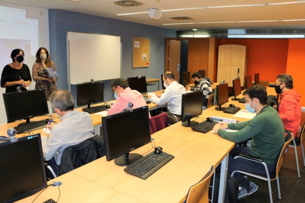 La FUE-UJI mantiene vigentes más de 2.500 convenios de cooperación educativa con empresas que acogen estudiantado La FUE-UJI mantiene vigentes más de 2.500 convenios de cooperación educativa con empresas que acogen estudiantado