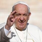 El papa Francisco pide que se trate mejor a las suegras, pero que ellas "tengan cuidado con su lengua"