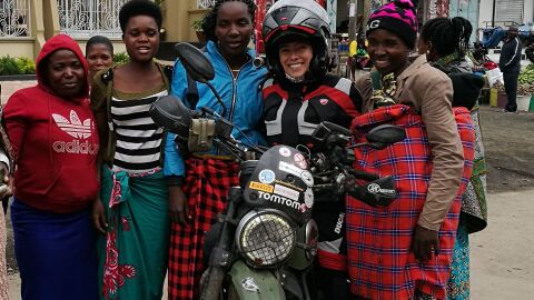 Alicia Sornosa en Tanzania