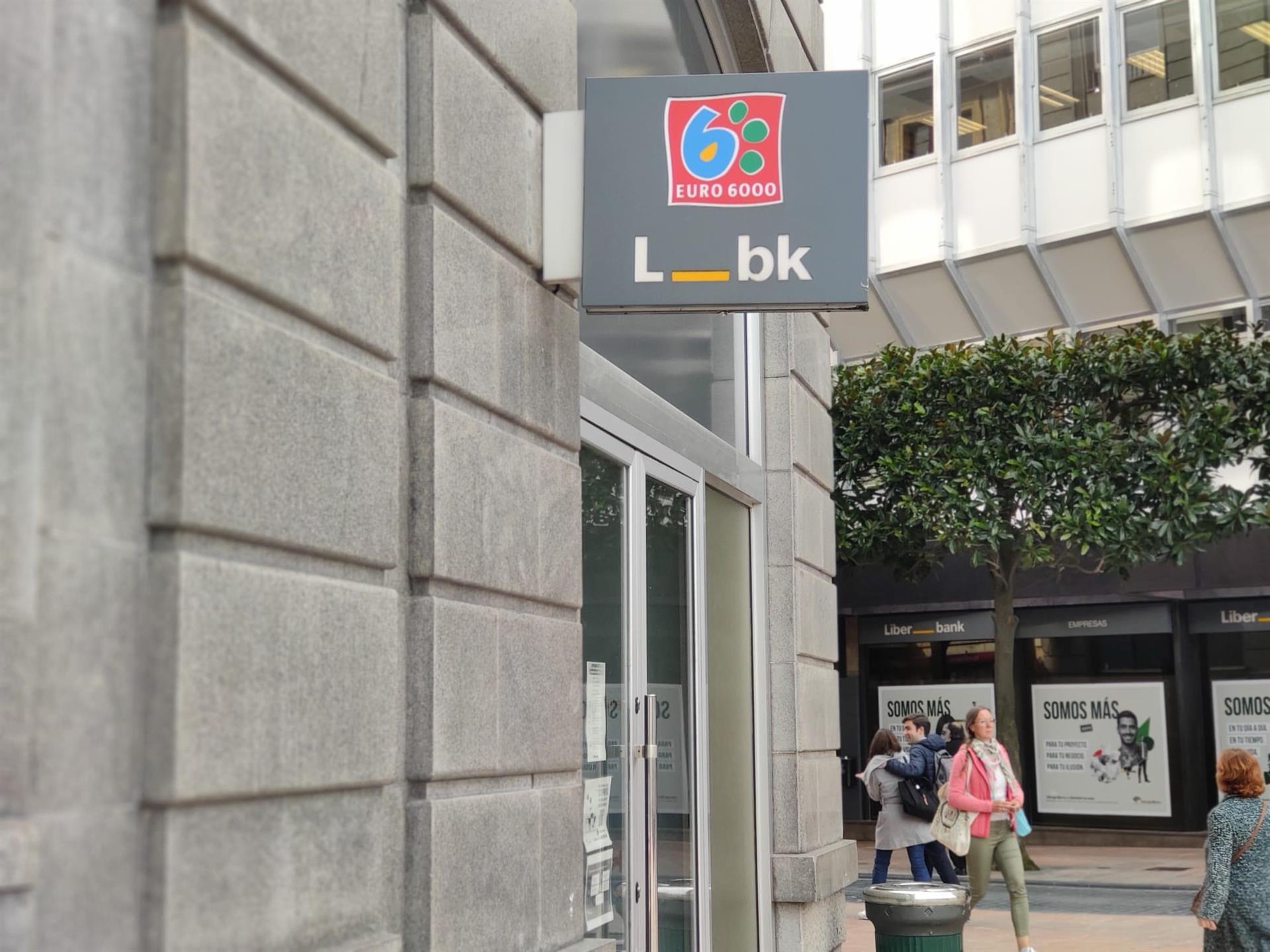 Unicaja Banco gana 60 millones hasta marzo Unicaja Banco gana 60 millones hasta marzo