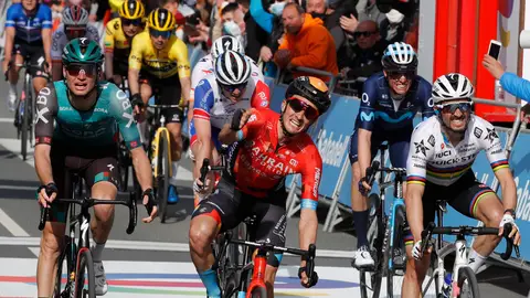 Pello Bilbao gana la tercera etapa de la Itzulia Pello Bilbao gana la tercera etapa de la Itzulia