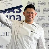 Ariel Munguía con el X Premio Promesas de Alta Cocina Cordon Bleu