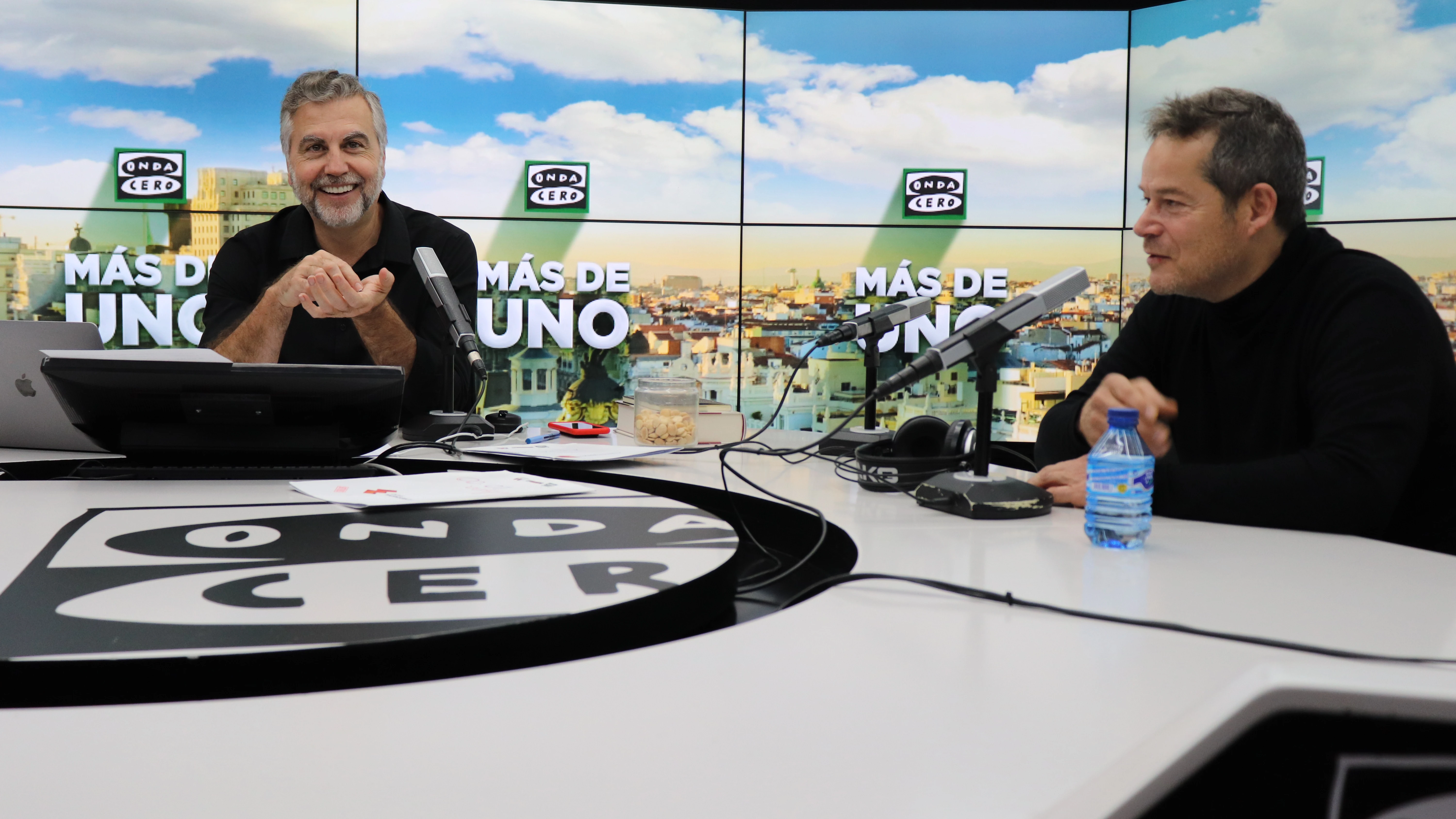 Jorge Sanz con Carlos Alsina en 'M&aacute;s de uno'