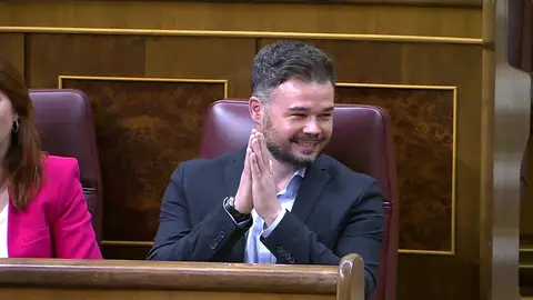 El lapus de Pedro Sánchez que provoca las carcajadas de Rufián El lapus de Pedro Sánchez que provoca las carcajadas de Rufián