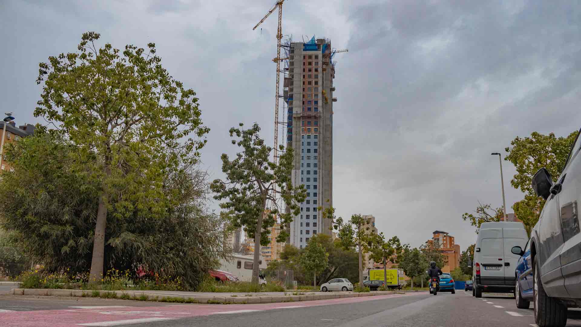 Benidorm comenzará a implantar una red de agua regenerada en la Avda. Marina Alta Benidorm comenzará a implantar una red de agua regenerada en la Avda. Marina Alta