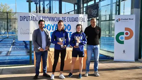 Yolanda Moncayo y Sara Gallego, campeonas provinciales de padel en Edad Escolar Yolanda Moncayo y Sara Gallego, campeonas provinciales de padel en Edad Escolar