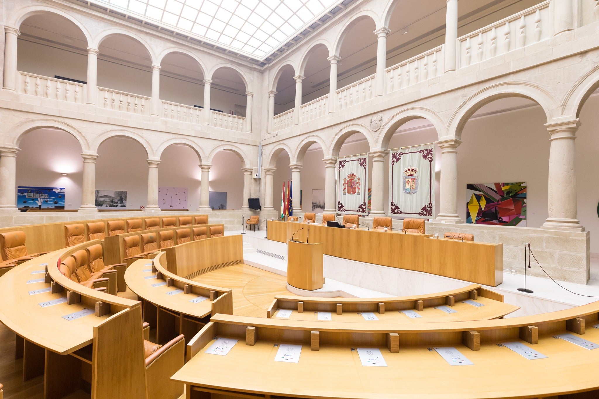 El PP ha obtenido mayorías absolutas en 5 de las 10 legislaturas El PP ha obtenido mayorías absolutas en 5 de las 10 legislaturas