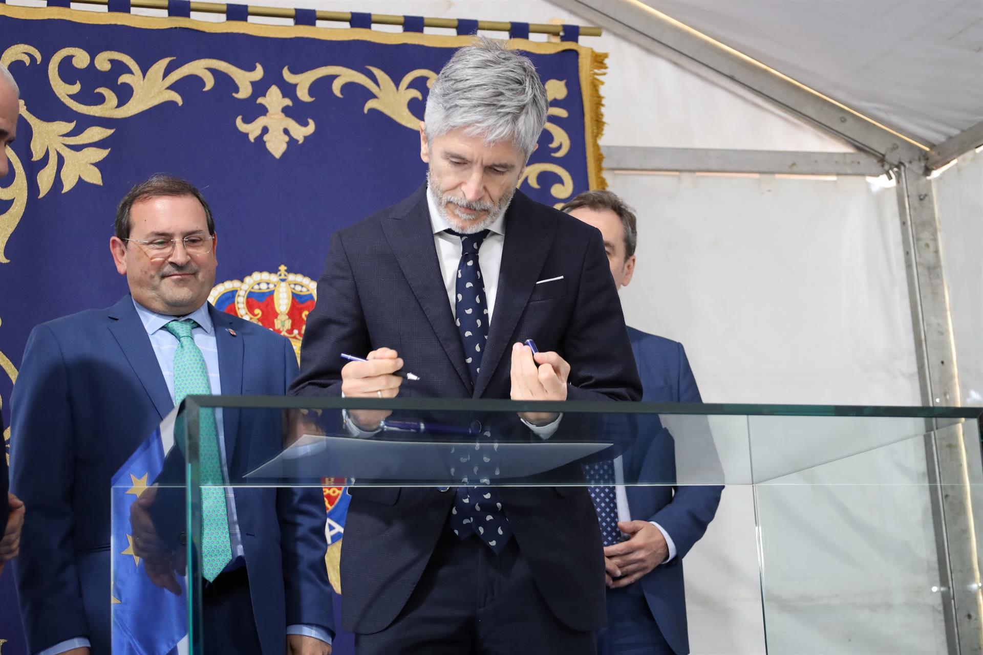 Marlaska celebra las obras de la comisaría de Puertollano, que saldan una "doble deuda" con vecinos y Policía Nacional Marlaska celebra las obras de la comisaría de Puertollano, que saldan una "doble deuda" con vecinos y Policía Nacional