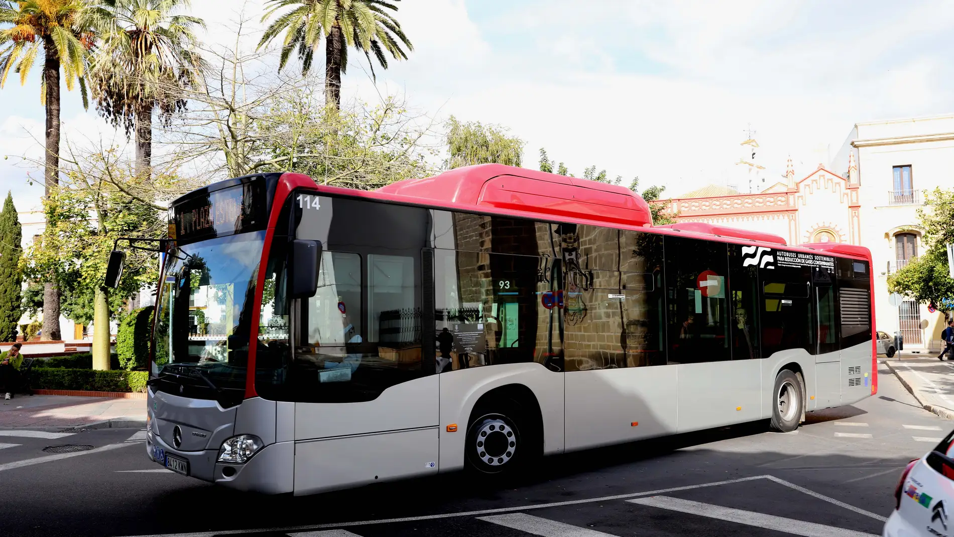 Uno de los autobuses urbanos de Jerez