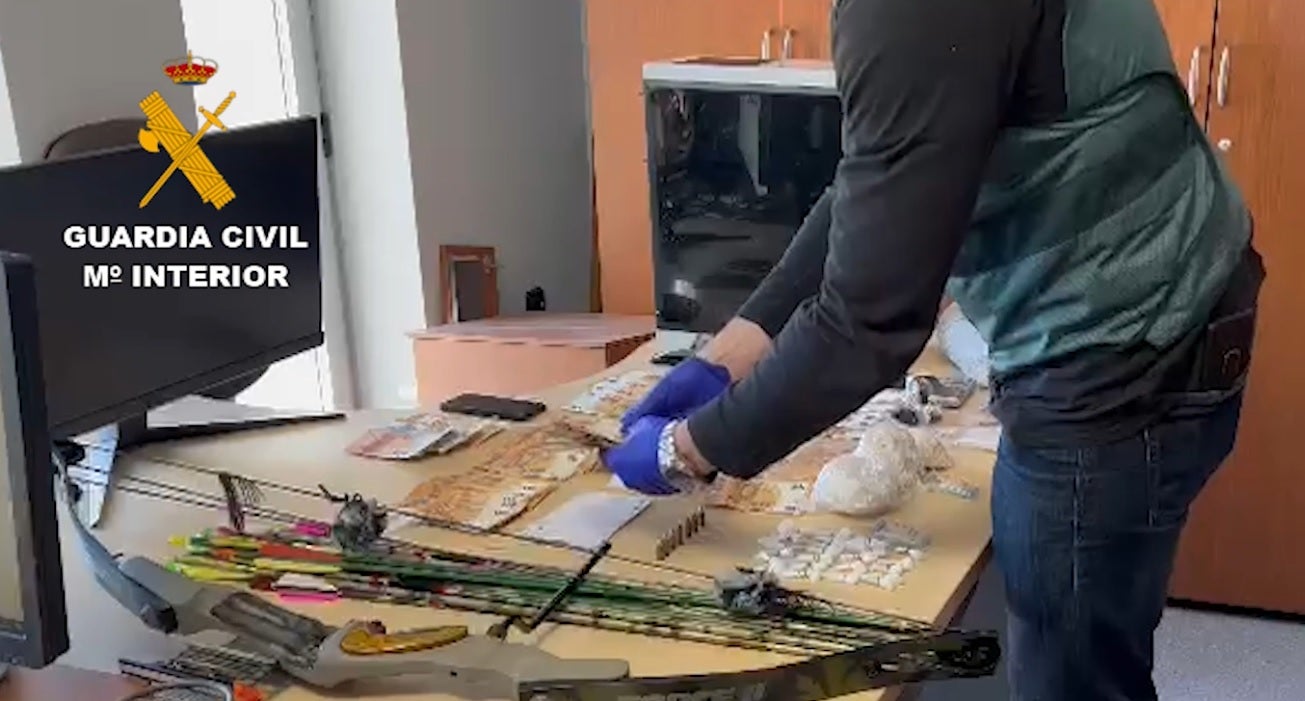 La Guardia Civil desarticula una organización dedicada al tráfico de drogas en Catarroja La Guardia Civil desarticula una organización dedicada al tráfico de drogas en Catarroja