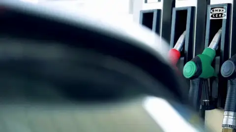 ¿Qué día de la semana es más barato echar gasolina? ¿Qué día de la semana es más barato echar gasolina?