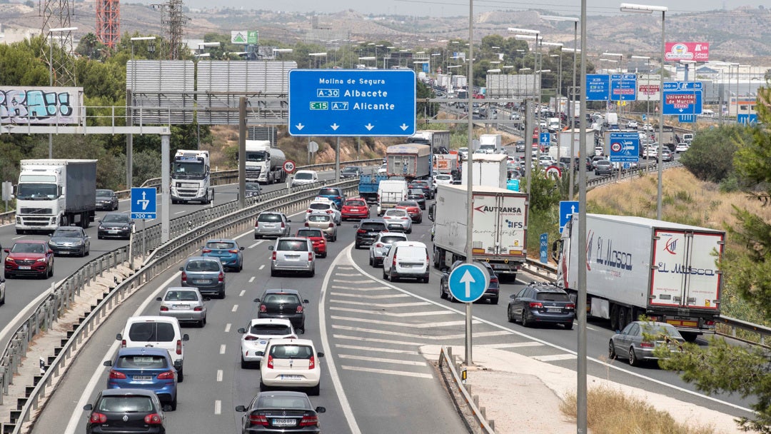 Puente del 1 de mayo: la DGT espera cinco millones de desplazamientos Puente del 1 de mayo: la DGT espera cinco millones de desplazamientos