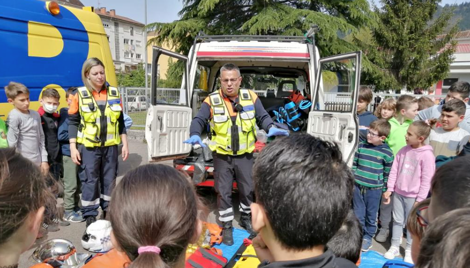 GALERÍA FOTOGRÁFICA: El colegio L'Ablanu de Infiestu acogió esta semana unas jornadas de seguridad escolar GALERÍA FOTOGRÁFICA: El colegio L'Ablanu de Infiestu acogió esta semana unas jornadas de seguridad escolar