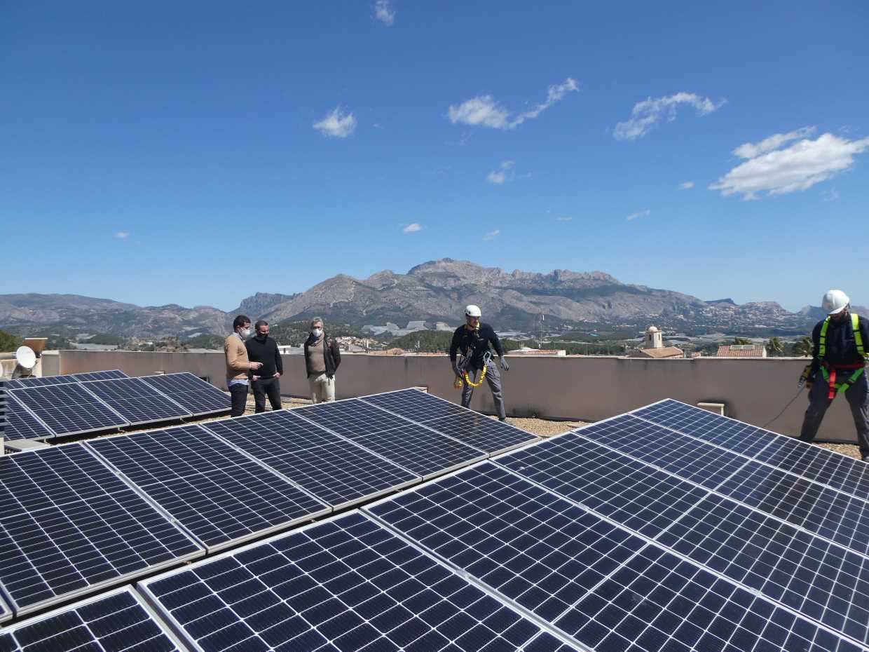 La Nucía pone en funcionamiento las Placas Solares en El C.S. Calvari La Nucía pone en funcionamiento las Placas Solares en El C.S. Calvari