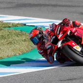 Bagnaia vuela en Jerez y saldrá desde la pole en la carrera del domingo Bagnaia vuela en Jerez y saldrá desde la pole en la carrera del domingo