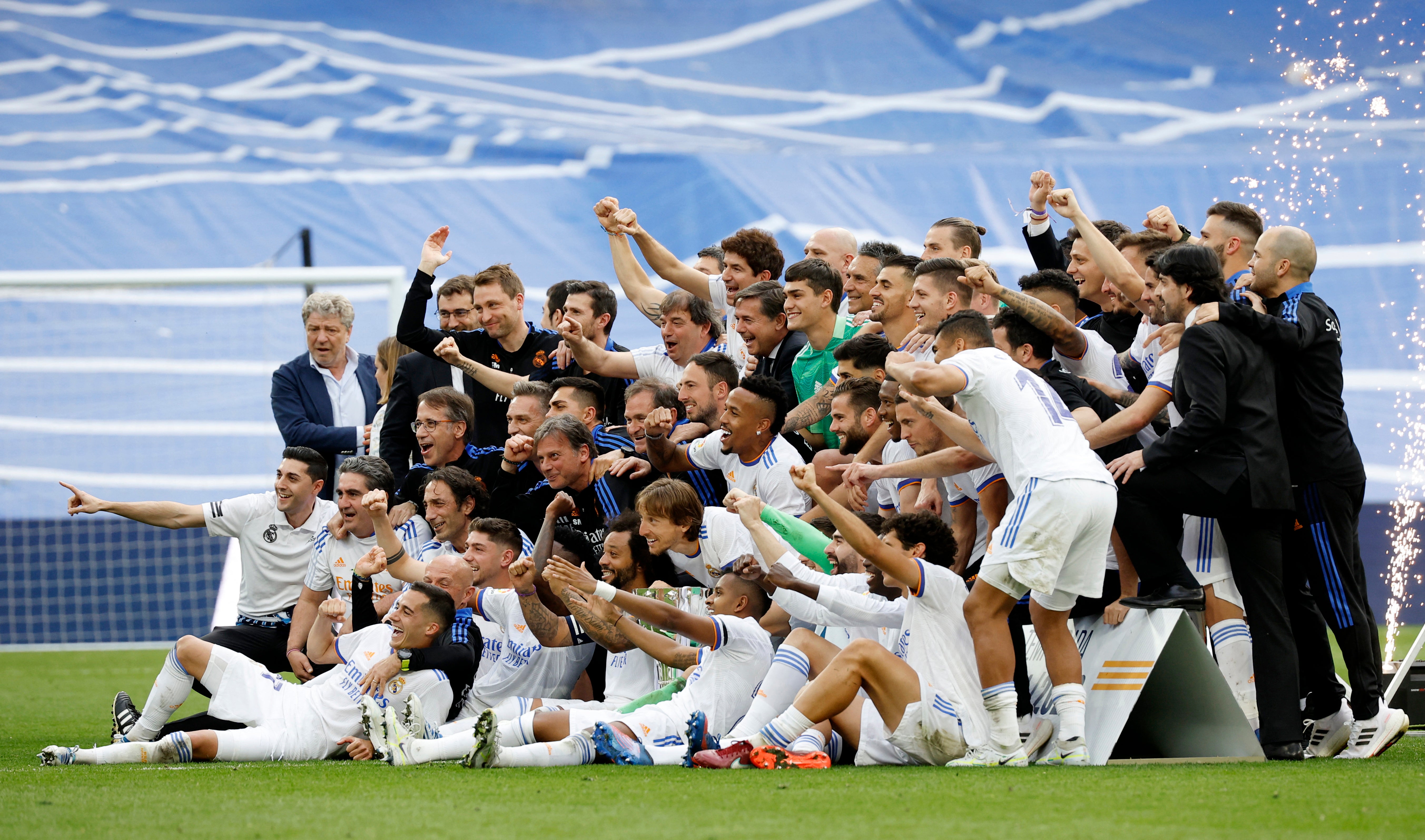 Así se contó en Radioestadio la 35ª Liga del Real Madrid: desde la victoria en el Bernabéu a la celebración en Cibeles Así se contó en Radioestadio la 35ª Liga del Real Madrid: desde la victoria en el Bernabéu a la celebración en Cibeles