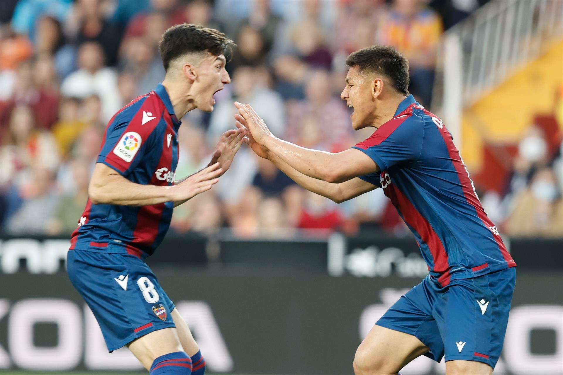 Duarte rescata un punto para el Levante en el derbi ante el Valencia Duarte rescata un punto para el Levante en el derbi ante el Valencia
