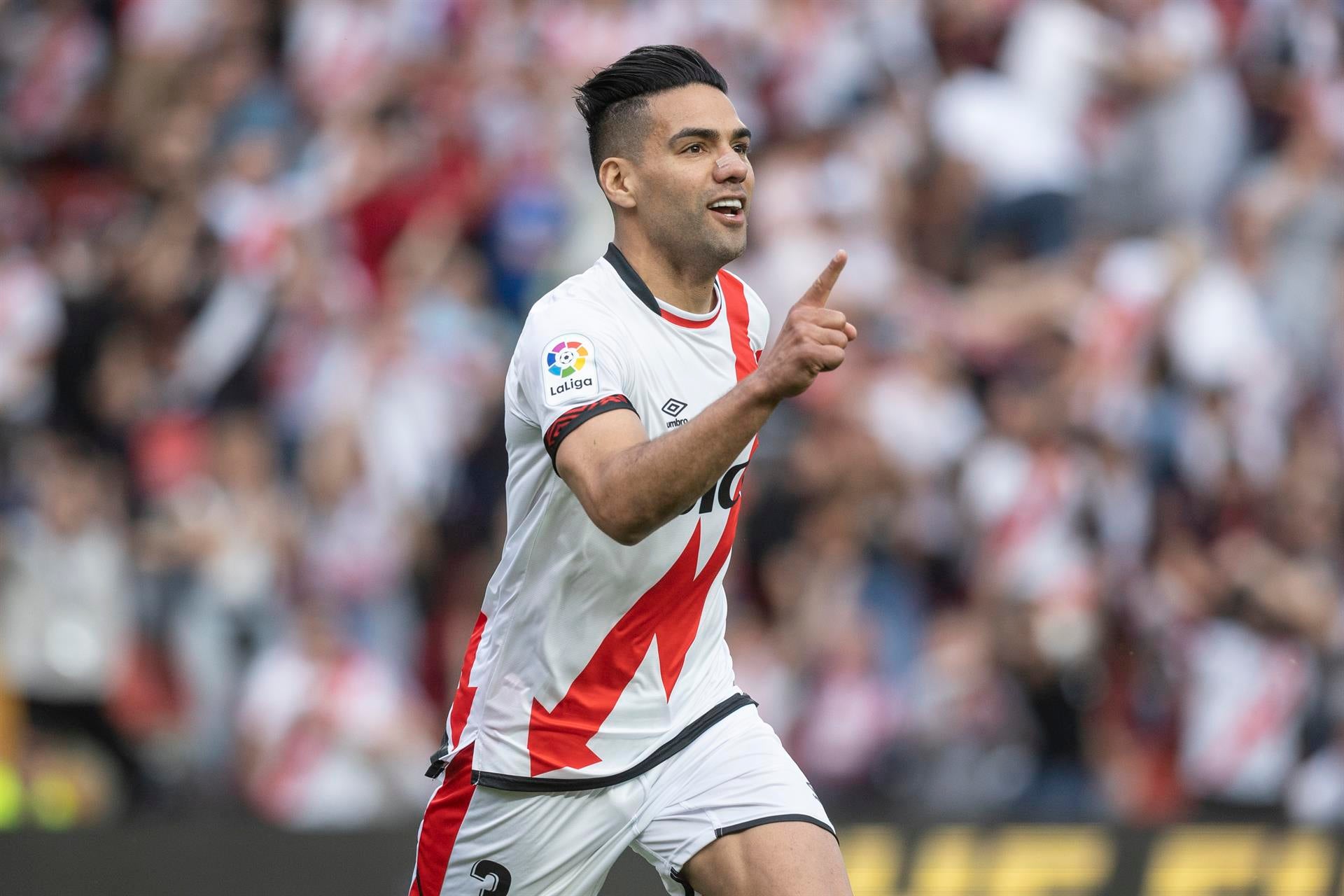 Falcao se reencuentra con el gol y aleja a la Real de la Champions Falcao se reencuentra con el gol y aleja a la Real de la Champions