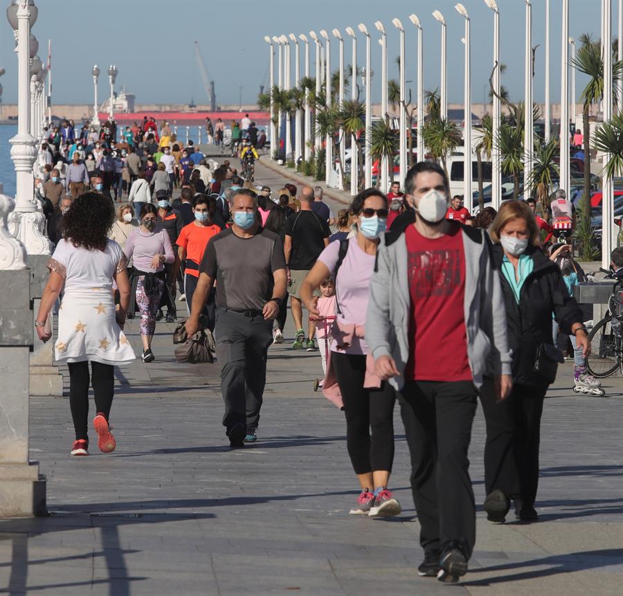 Séptima ola del coronavirus: "Por incidencia estamos en ella. Por afectación hospitalaria, no" Séptima ola del coronavirus: "Por incidencia estamos en ella. Por afectación hospitalaria, no"